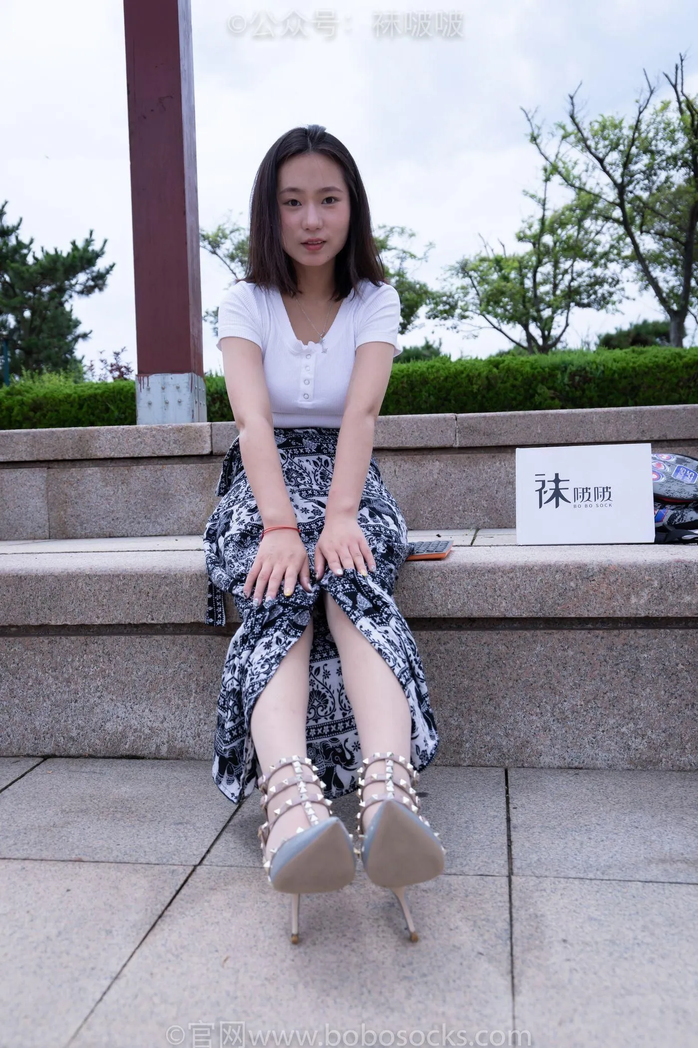 [BoBoSocks袜啵啵]NO.014 思思-华伦天奴高跟鞋、肉丝 [140P]插图1